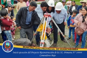 COLOCACIÓN DE PRIMERA PIEDRA DEL PROYECTO DE RECONSTRUCCIÓN DE LA I.E. PRIMARIA N° 14444- COMENDEROS BAJO