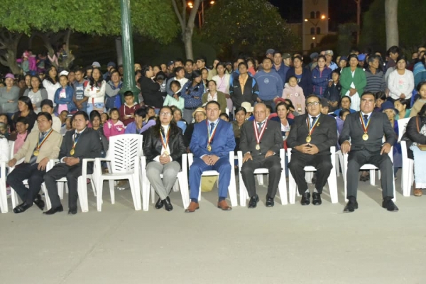 SERENATA EN HONOR A LAS MADRES HUANCABAMBINAS