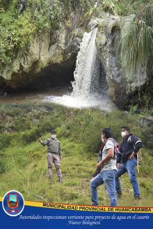 AUTORIDADES INSPECCIONAN VERTIENTE PARA PROYECTO DE AGUA EN EL CASERÍO NUEVO BOLOGNESI